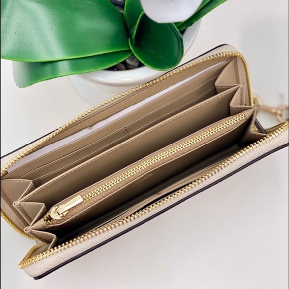 Coach Swan Print Long Zip Around Wallet Wristlet - Picture 7 of 10